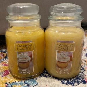 Yankee Candle Vanilla Cupcake 22 oz Candles (Set of 2)